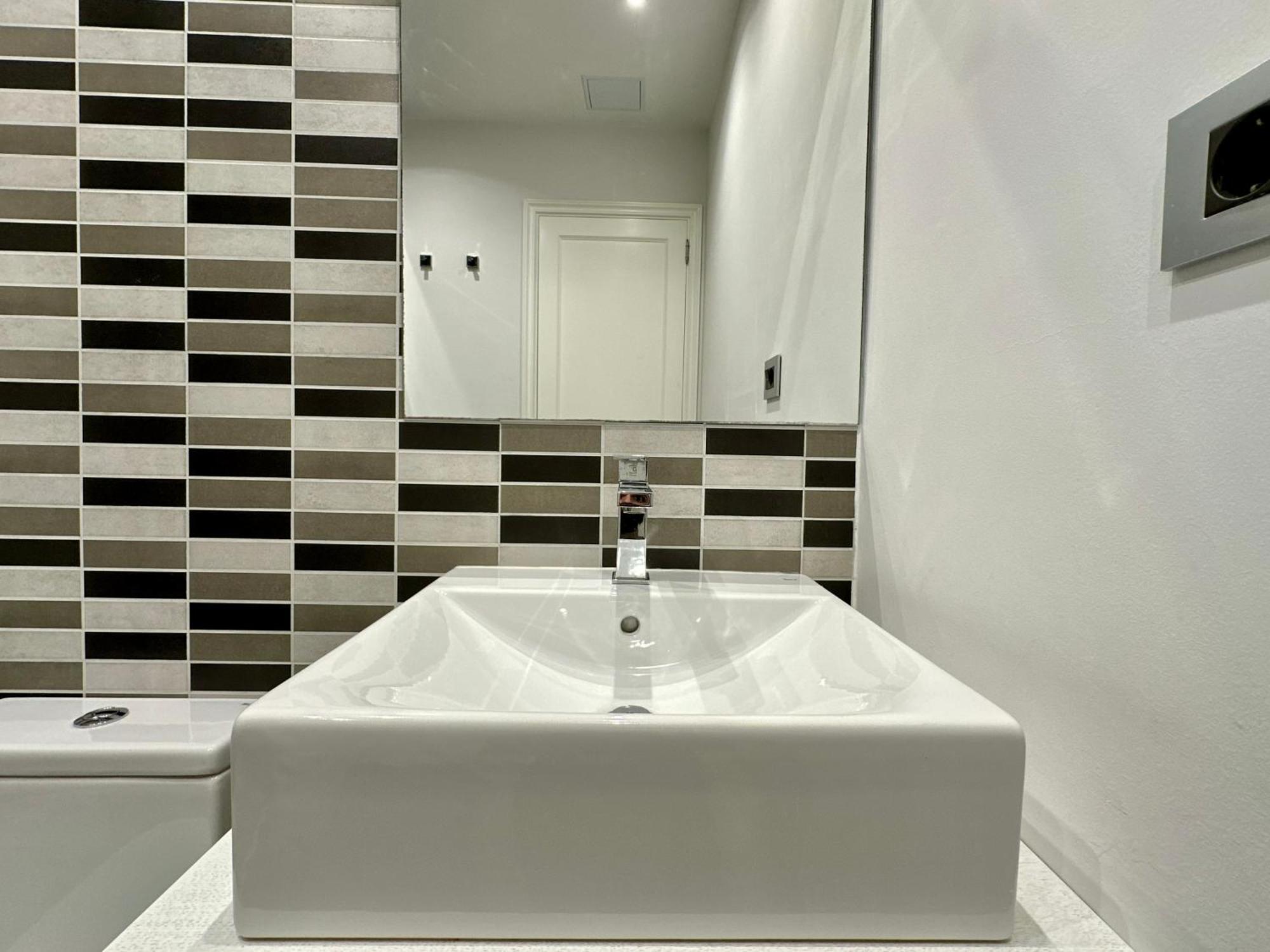Hostiguest Coliving Leon Y Castillo Las Palmas de Gran Canaria Kültér fotó